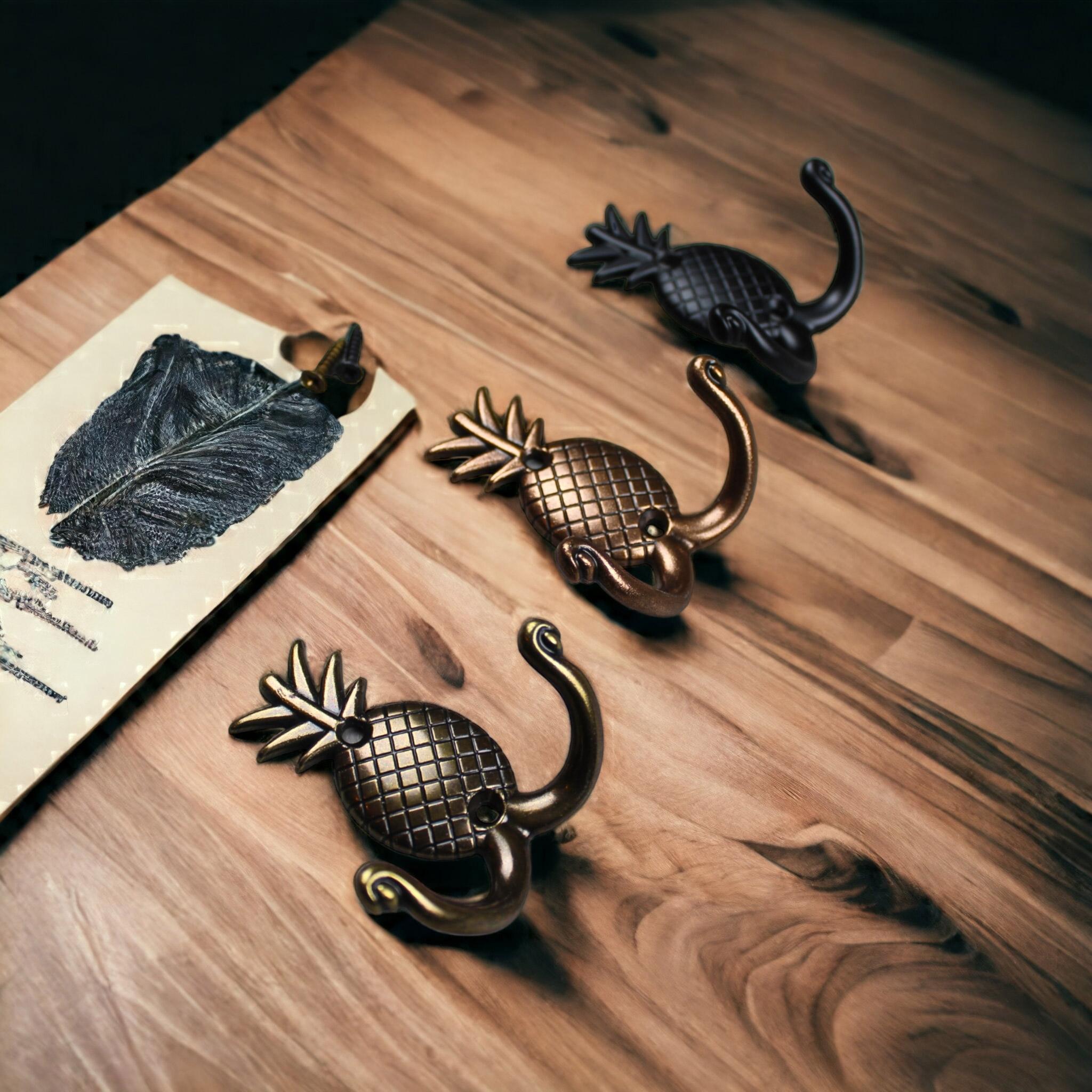 Metal Ananas Tasarımlı Pormanto Askısı
