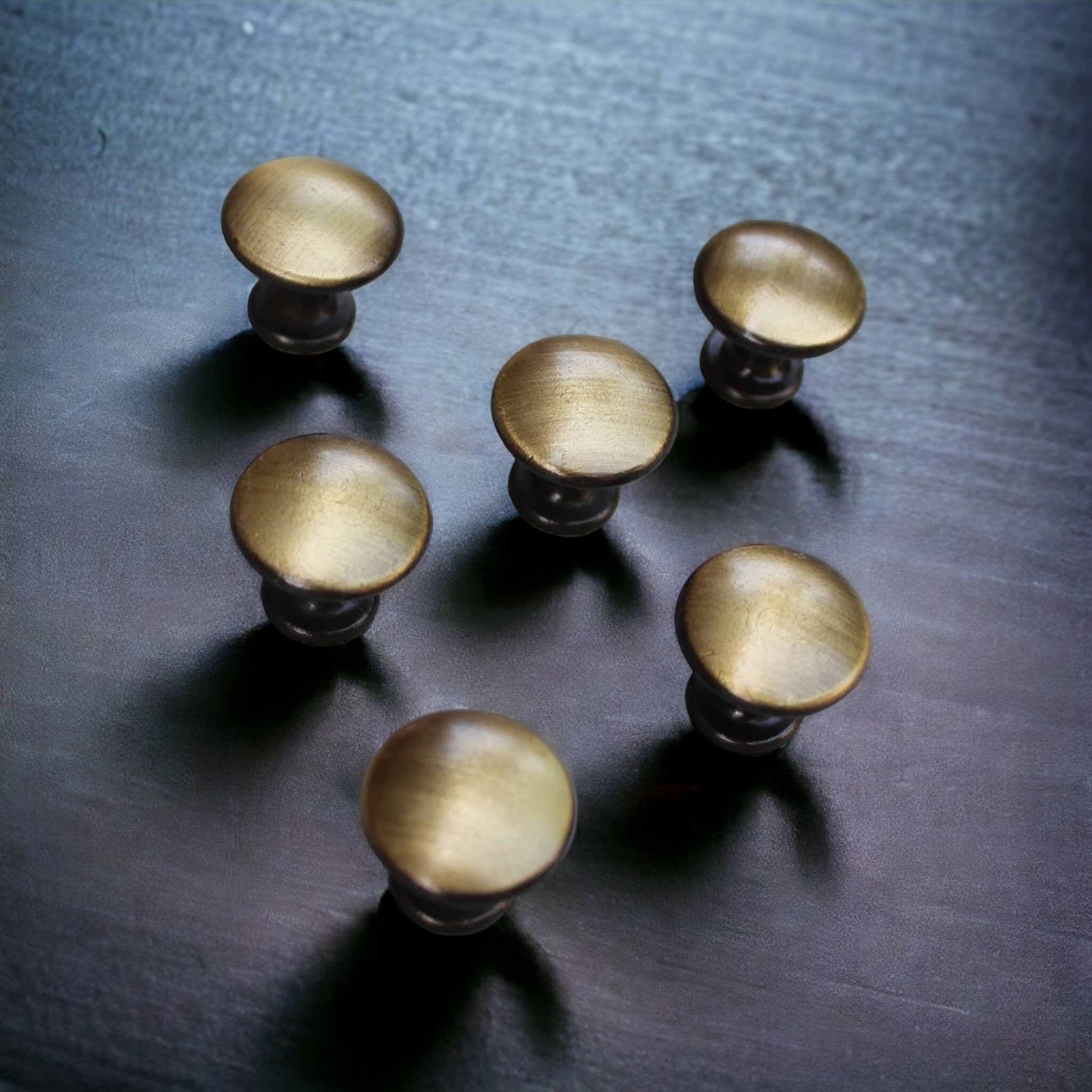 25 mm Çapında Antik Sarı Düğme Çekmece ve Dolap Kulpu