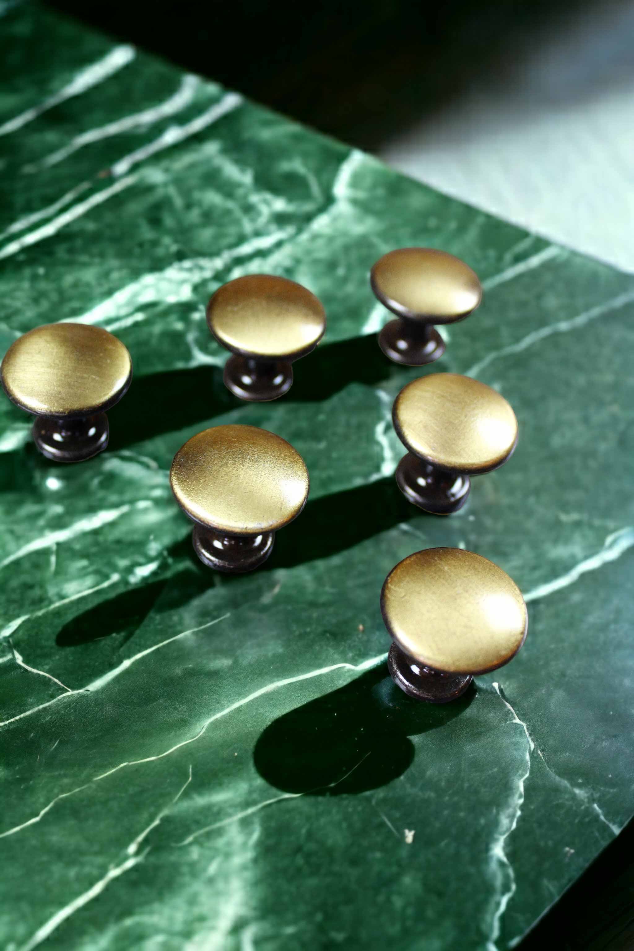 25 mm Çapında Antik Sarı Düğme Çekmece ve Dolap Kulpu