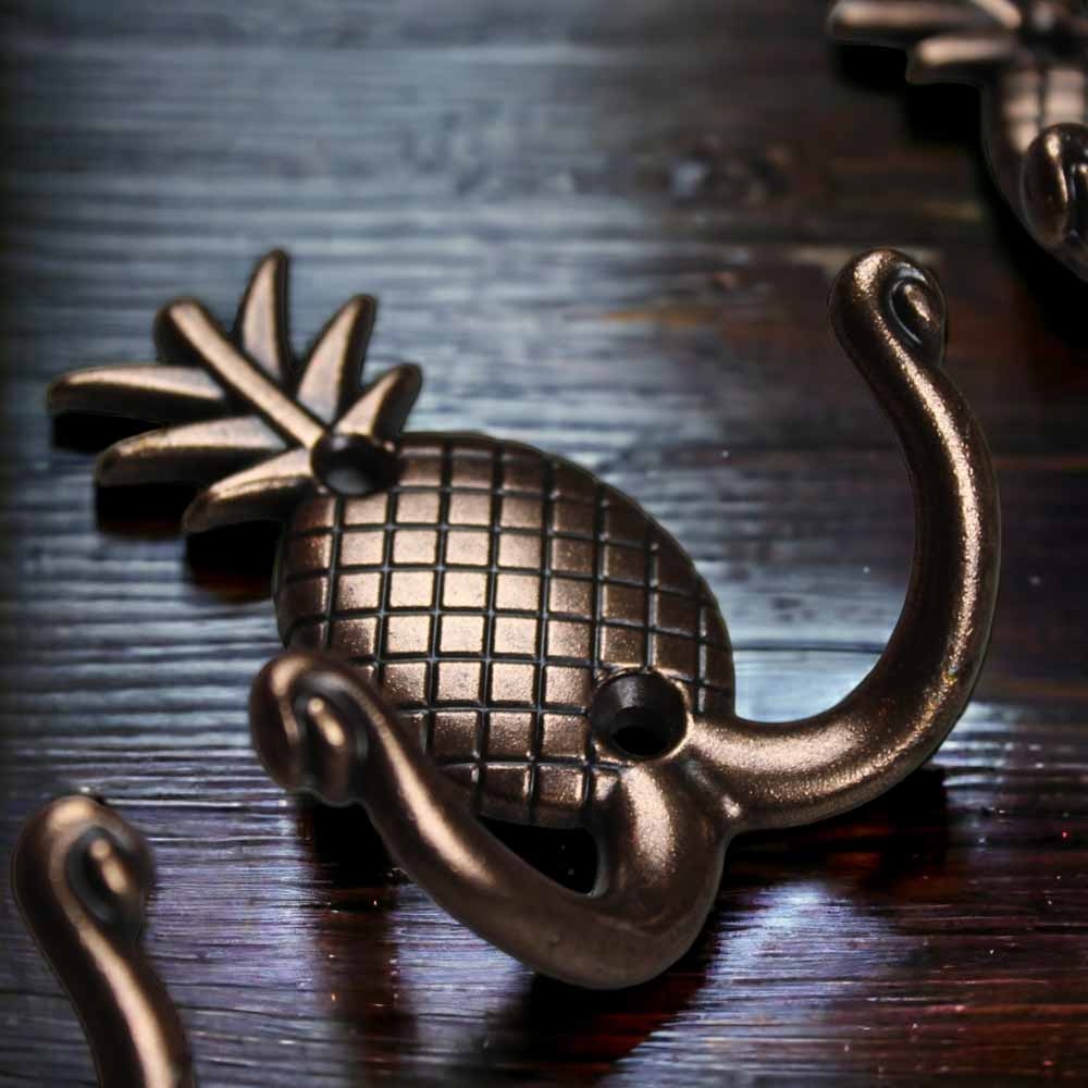 Metal Ananas Tasarımlı Pormanto Askısı