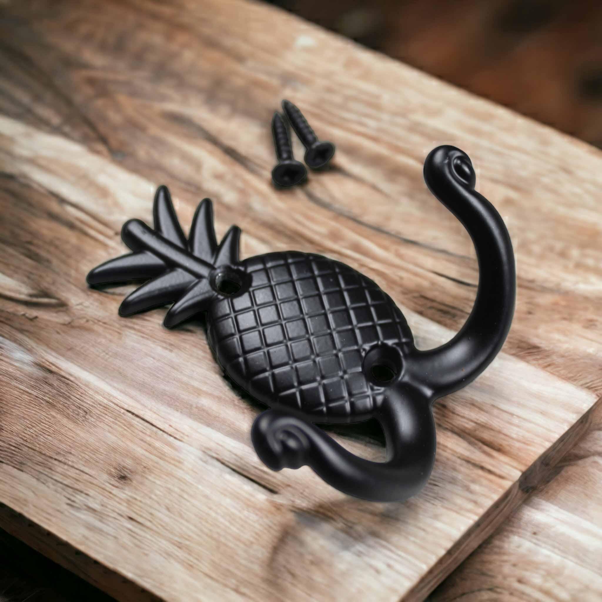 Metal Ananas Tasarımlı Pormanto Askısı