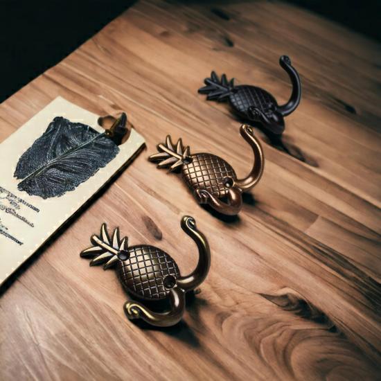 Metal Ananas Tasarımlı Pormanto Askısı